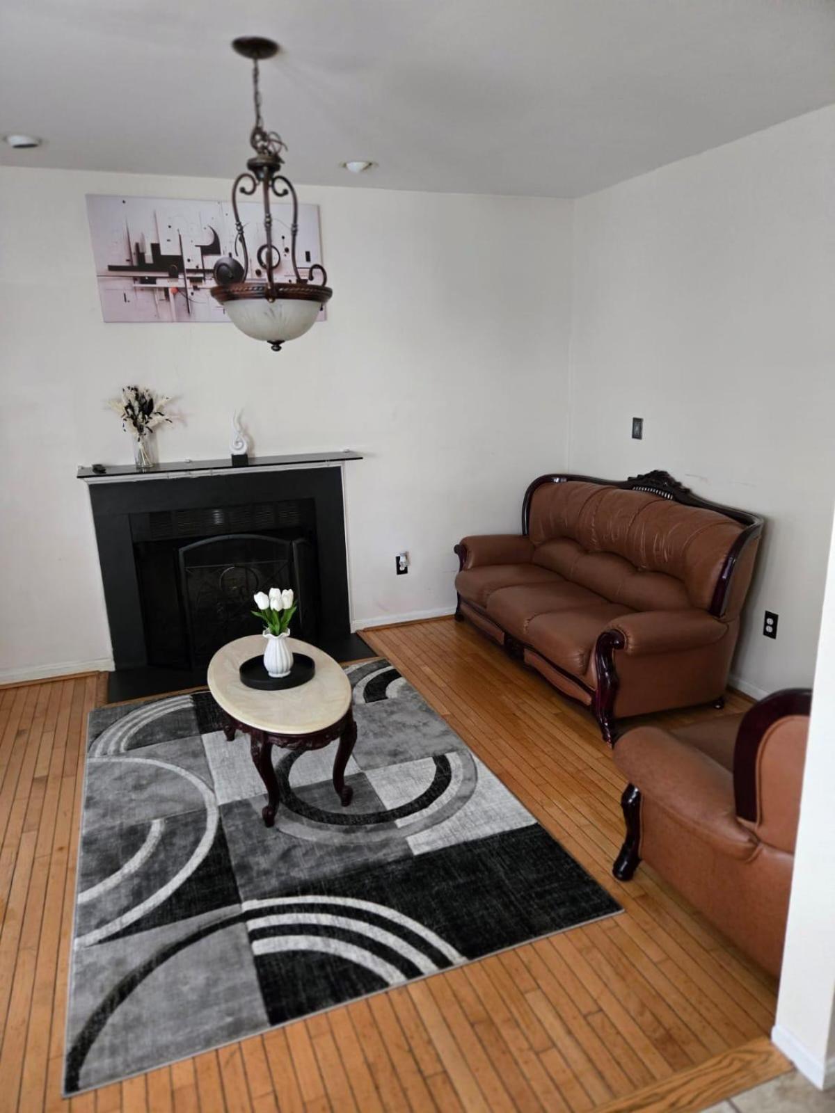 Special Rate Worthy Posh And Magnificent 4 Bedrooms And Two & Half Bath Alsfeld Extérieur photo