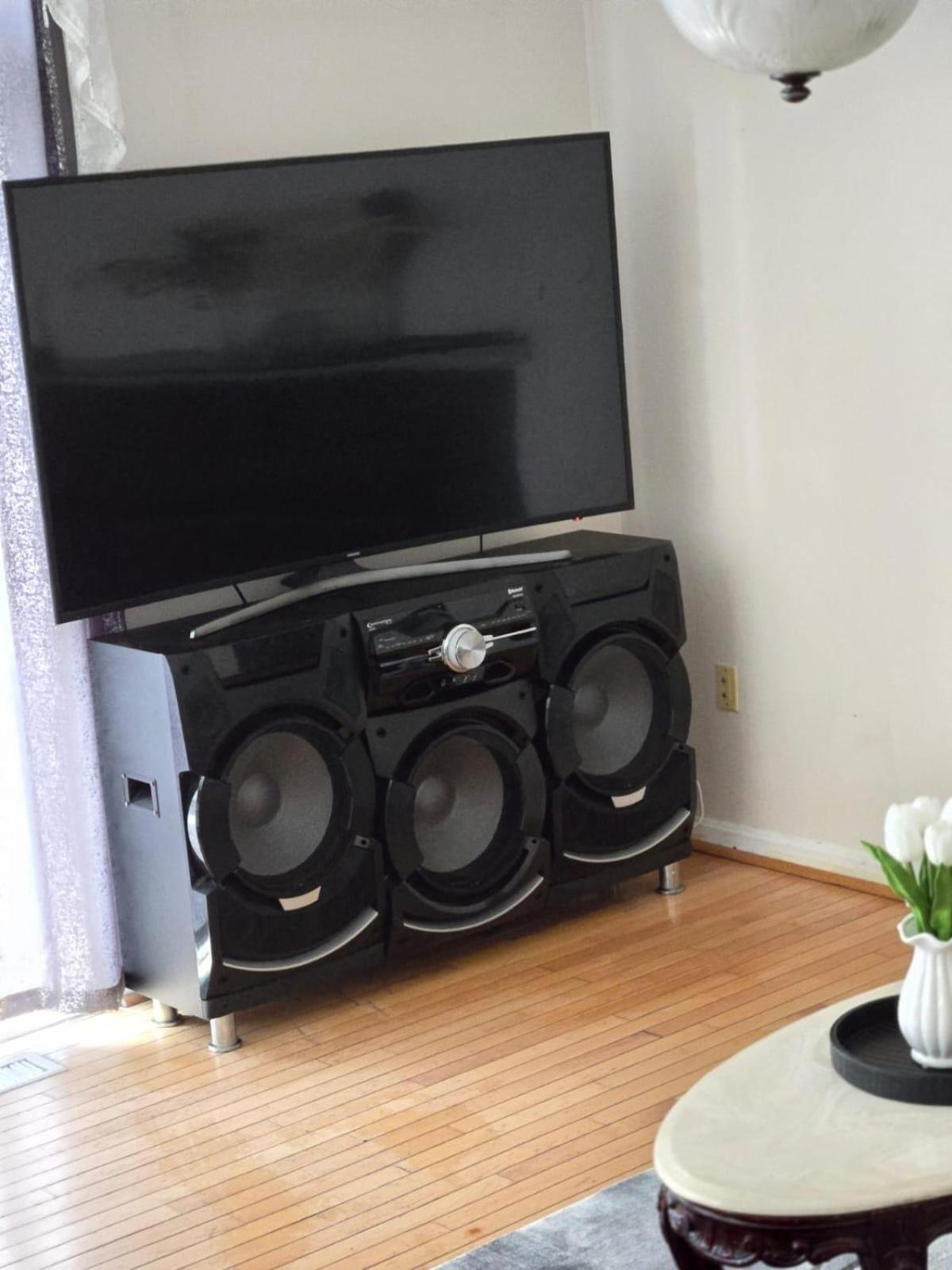 Special Rate Worthy Posh And Magnificent 4 Bedrooms And Two & Half Bath Alsfeld Extérieur photo